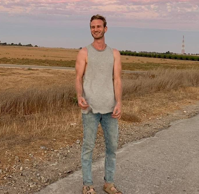 AviMayer's tweet image. This is 26-year-old Eli Kay, an immigrant to Israel from South Africa, who was shot to death by a Hamas terrorist in the Old City of Jerusalem earlier today. 

A tour guide at the Western Wall, he was set to be married.

May his memory be a blessing. 🕯️