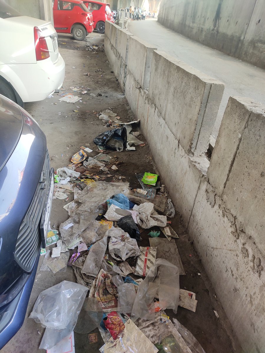 sainiravish's tweet photo. Dear @smcgujarat Team,
SMC is having good arrangement for parking in Surat &amp; collecting smart amount also.
But cleanness is zero. 
Need some extra efforts.
Urinal is also big problem.

@SwachSurvekshan 
@collectorsurat 
@Bhupendrapbjp 
@narendramodi https://t.co/JEscMtlDO5