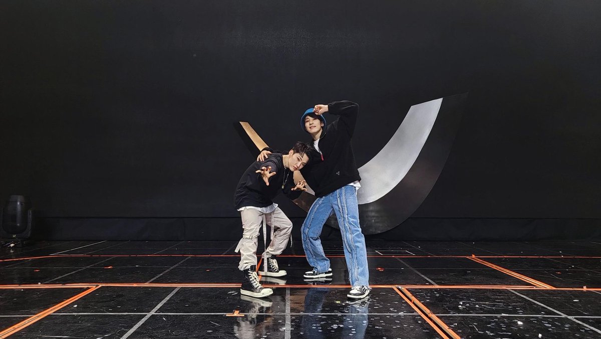 OfDw4's tweet photo. 미쳤냐? https://t.co/dmbtFa0Yrm