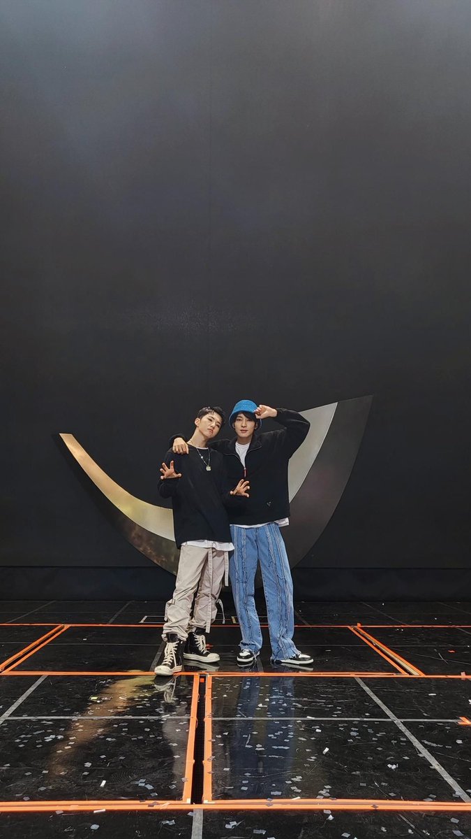 OfDw4's tweet photo. 미쳤냐? https://t.co/dmbtFa0Yrm