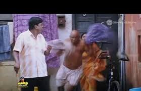 jaya2016maha's tweet photo. ~யாருடி அது முரட்டு ஆளா  ஓடிட்டு இருக்கான் 

~ தின்ன பிரச்சாரம்  பண்ணிட்டு போறான்   .... 😂😂🚶🚶 https://t.co/irPLpzta7i