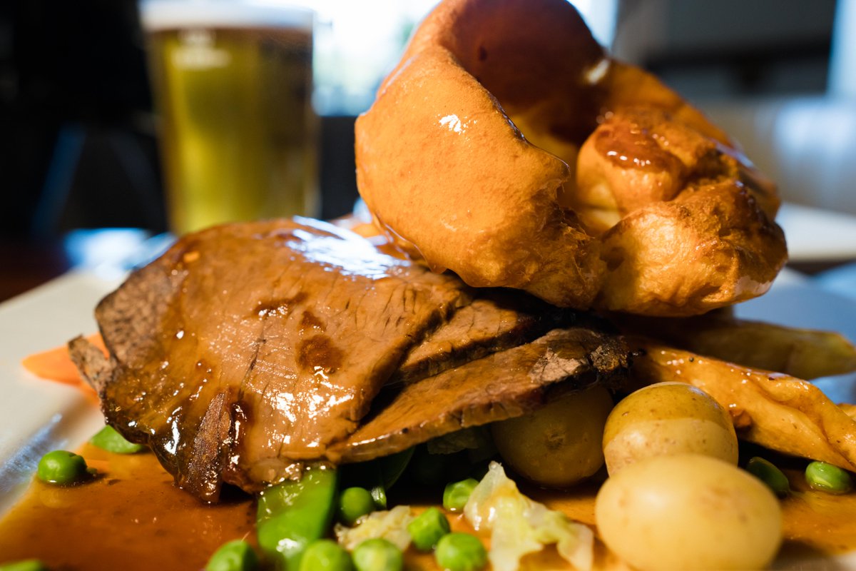 The Ladybower Inn tweet media