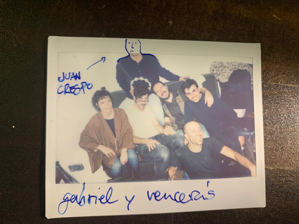 Maravillosa noche remember ayer gracias a <a href="/lafonotecabcn/">LaFonoteca Barcelona</a> y a las amistades que vinieron. Disfrutamos mucho del reencuentro, de la compañía y de los conciertos de Kiwis y Edu Ruinas.

¡Por más noches así!

¡Nos vemos en 2026!

Graciass.

💘

Foto de Tito a la foto de Dani Cantó >