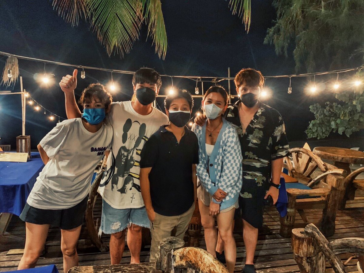 kiratikp's tweet photo. ขอบคุณ “คุณมะปราง อลิสา” “คุณโอบ นิธิ” “คุณดาว ณัฐภัสสร” “คุณแกงส้ม ธนทัต” ที่มาชิลล์ๆ ด้วยกันนะคะ ☺️..
#oabnithi #โอบนิธิ #NadaoArtist #นาดาวบางกอก #นาดาว #AlrisaMaprangK. #มะปรางอลิสา 
#kangsoms #kamgsom #แกงส้ม #kangsomm 
#ดาวณัฐภัสสร
#โอบมะปราง https://t.co/tEtP6uGsQp