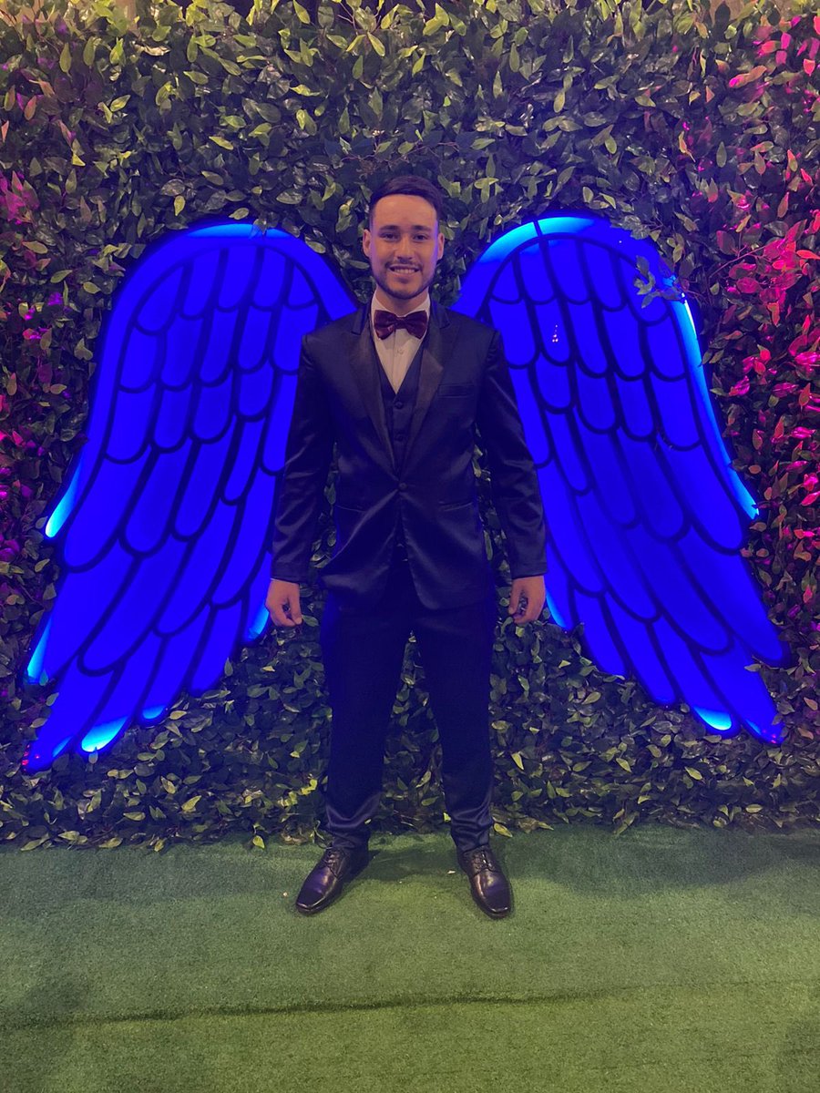 luanbernabe's tweet photo. Demorou para acontecer mas foi mais do que perfeito. 🎓🎉 #formei #finalmente https://t.co/kIsB4Tt55H