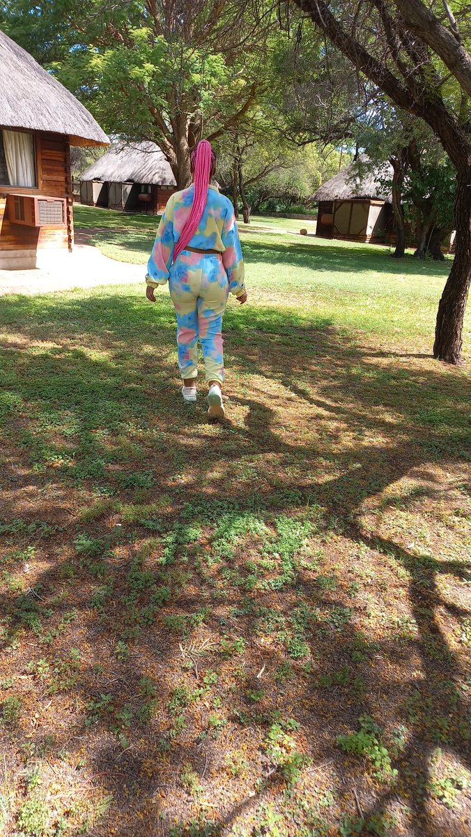 Starchild_rsa's tweet photo. If it's not colorful than it's not for her #StarChild💙💚❤💜💛💯🔥🔥🔥

#UncleWaffles #fourway #grade11 #Unathi #fashion https://t.co/lNMpRSI100
