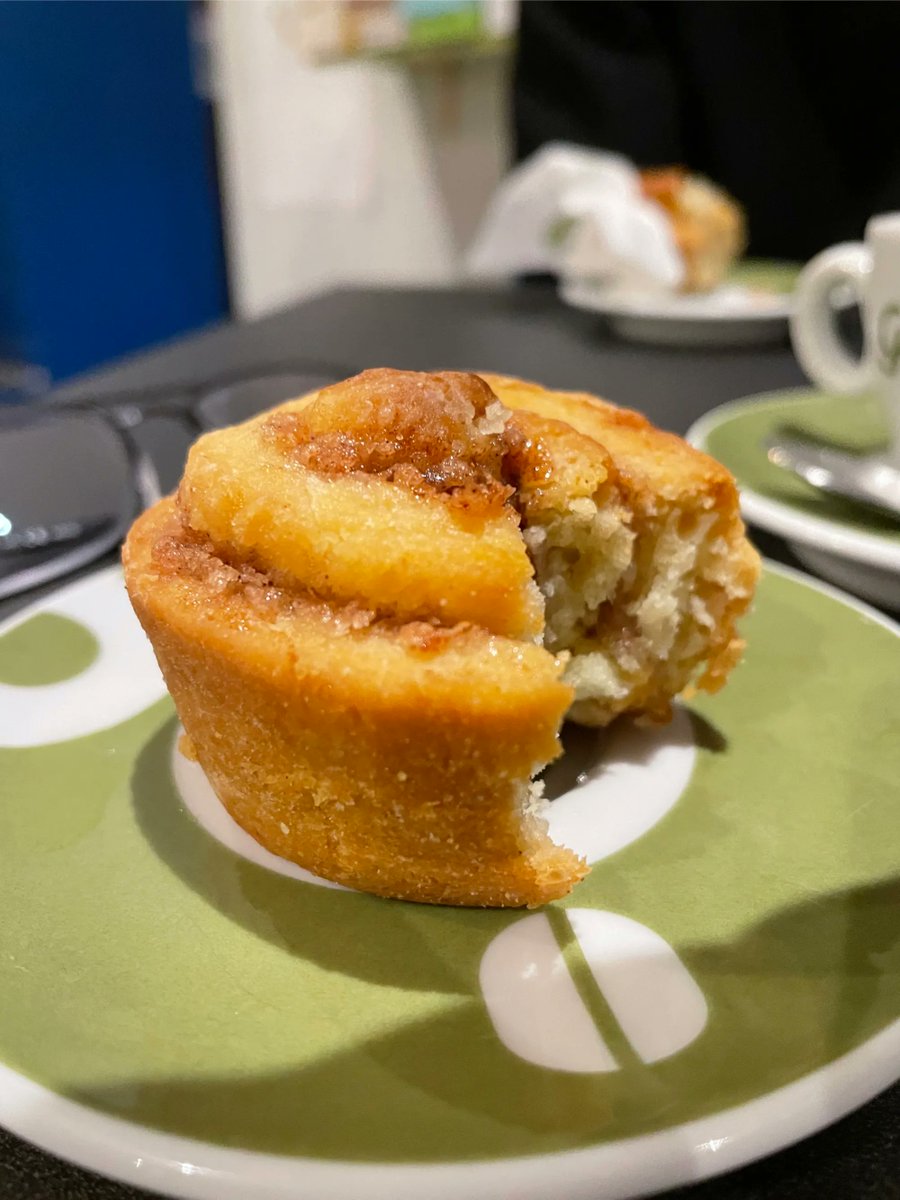Cinnamon roll caldo