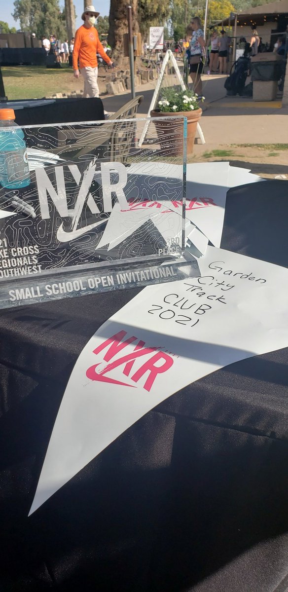 SpartanxcT's tweet photo. Boys 3rd place in small school division at Nike XC Southwest🔥🔥 @RHpreps @ColoradoTrackXC @TSDAthleticsR2J @BerthoudSurvey https://t.co/S1VzJgQ714