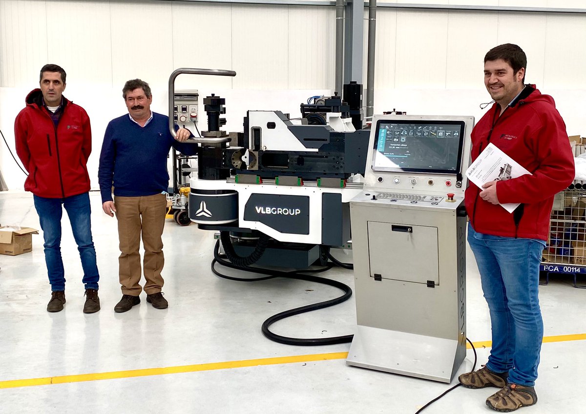 VLBGroup's tweet photo. Todos os dias são bons para fazer negócios! Mais uma curvadora totalmente elétrica EB83CNC de saída, desta vez para Amarante!🔝💪🍀☀️

Obrigado Metalúrgica do Fojo, pela confiança!🤝

#VLBGROUP #technologywithemotion #tubebenders #tube #industry40 #metalurgicadofojo https://t.co/2p3zuFibDx