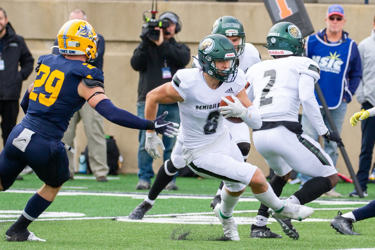 BSUBeaversFB's tweet photo. TEAM win

1️⃣-0️⃣

#GrindTheAxe🪓 https://t.co/t1yc6VQgDh