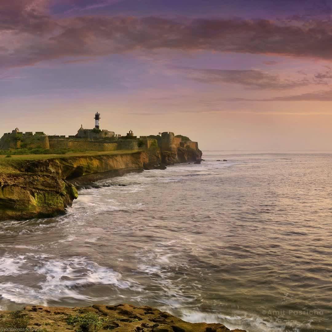 IndiaLostFound's tweet photo. DIU FORT, DAMAN AND DIU, 16th CENTURY
Read full on https://t.co/y1IhVwGRtW

#indiafound #indialostandfound #amitpasricha #panoramist #theculturegully #culturvation #tourism #incredibleindia #travelrealindia #indiaclicks #daman #diu #photography #enchantedindia #indianphoto https://t.co/cJyylsUMHA