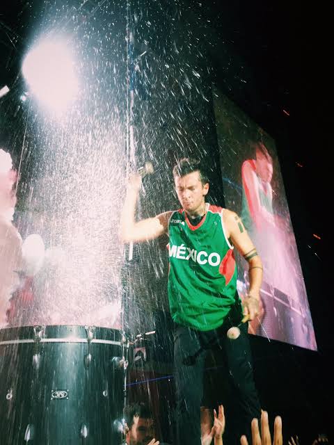 toplives1's tweet photo. TWENTY ONE PILOTS MÉXICO https://t.co/SbrljvczL2