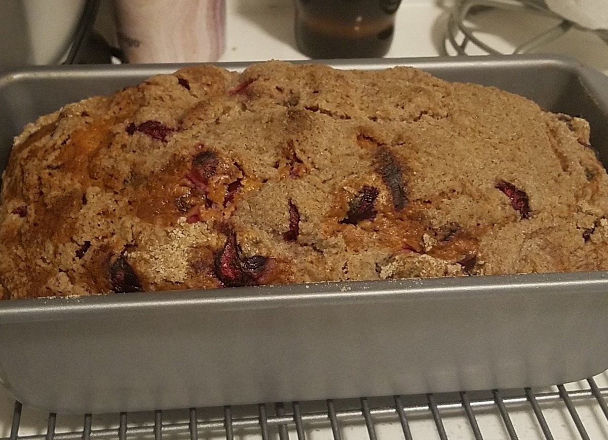 SDugandzic's tweet photo. Cranberry orange bread fresh out of the oven! #weekendbaking #cranberryorange #strudeltopping https://t.co/DAWceQ51F5