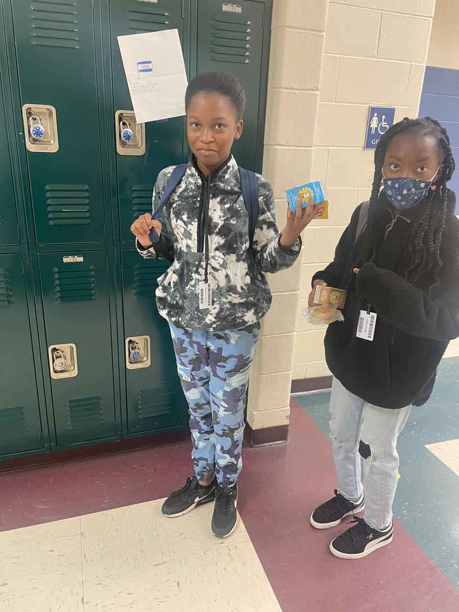 TigersNms's tweet photo. Friday was CAMO day at NMS! Our tigers were decked in this all CAMO themed day! #TigersRoar #ANewWay2Roar #PawsUp https://t.co/DQCyVYuZri