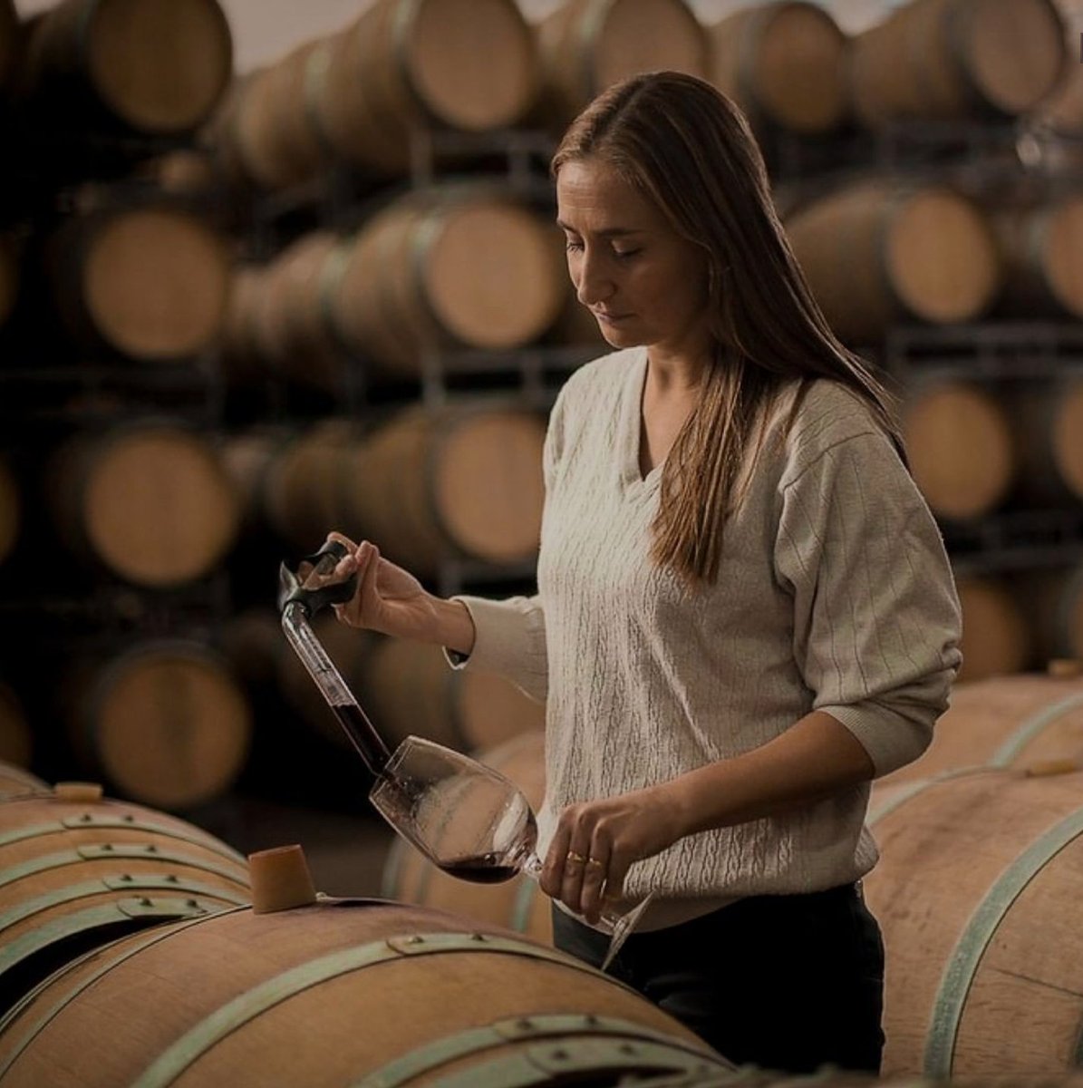 SelectWinePros's tweet photo. During the maturation period, winemakers must check each barrel to ensure the wine is developing as it should. From tannin levels to acidity, everything is meticulously monitored every 4-6 weeks. Photo by @donapaulawines #SelectWines https://t.co/OxlIAOTwPq