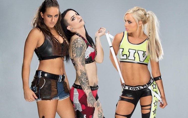 YaOnlyLivvOnce's tweet photo. 11.21.17… The absolute best day of my entire life. 

Happy Riott Squad day ❤️💙💚 https://t.co/fVFrgxmDoN