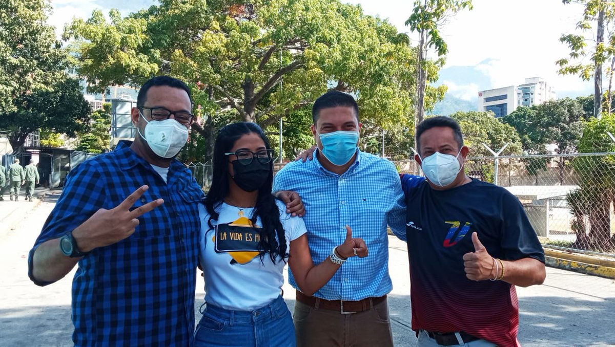 ¡El Futuro es hoy! Construyamos juntos un mejor futuro

Ya yo voté por el candidato de la paz, el Futuro y la paz <a href="/HectoRodriguez/">Héctor Rodríguez C.</a> ¿Y tú?

#MegaElecciones2021 #MirandaTieneConQué