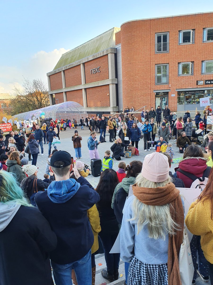 Sophie 🌻🌻 tweet media