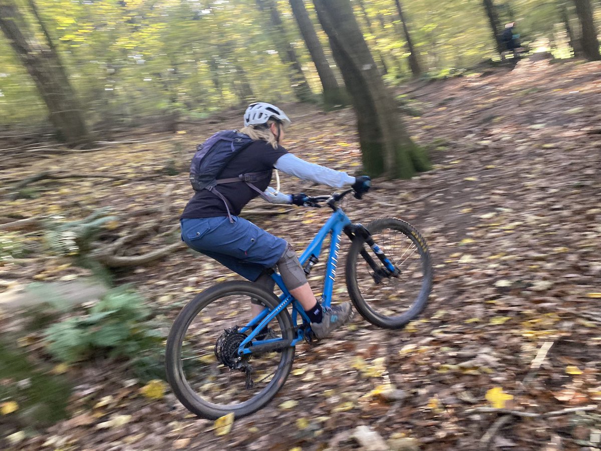 P_HEDGEHOG's tweet photo. Quite enjoying autumn so far #mtb #penyard #nomud https://t.co/EGkPH7xvUY