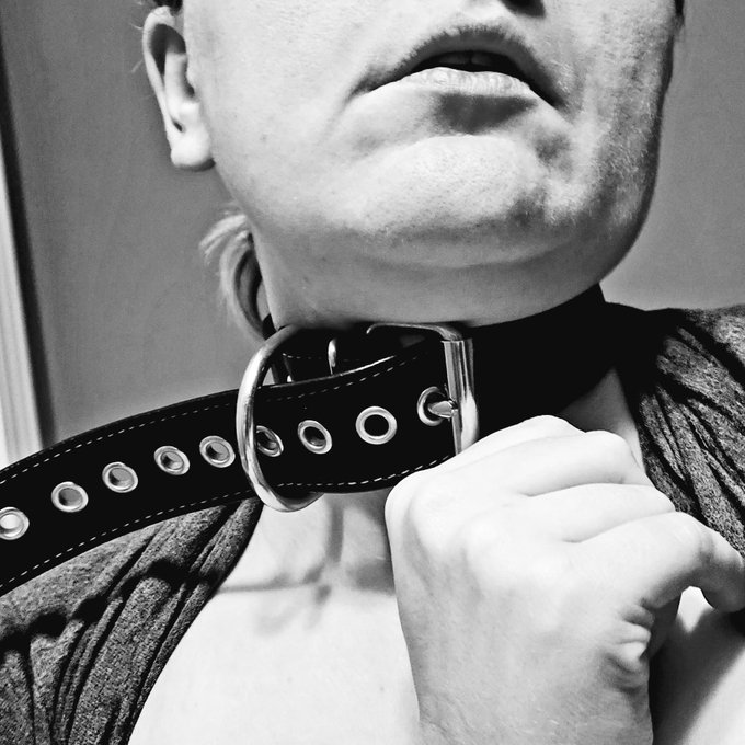 Good morning lovelies. ☺️ Mmm my ass felt his sting last night and I couldn't be more happy! Impromptu<a href="/tag/bdsm"class="tags"><span>#bdsm</span></a><a href="/tag/kinky"class="tags"><span>#kinky</span></a><a href="/tag/bondage"class="tags"><span>#bondage</span></a><a href="/tag/kink"class="tags"><span>#kink</span></a><a href="/tag/rope"class="tags"><span>#rope</span></a><a href="/tag/submission"class="tags"><span>#submission</span></a>