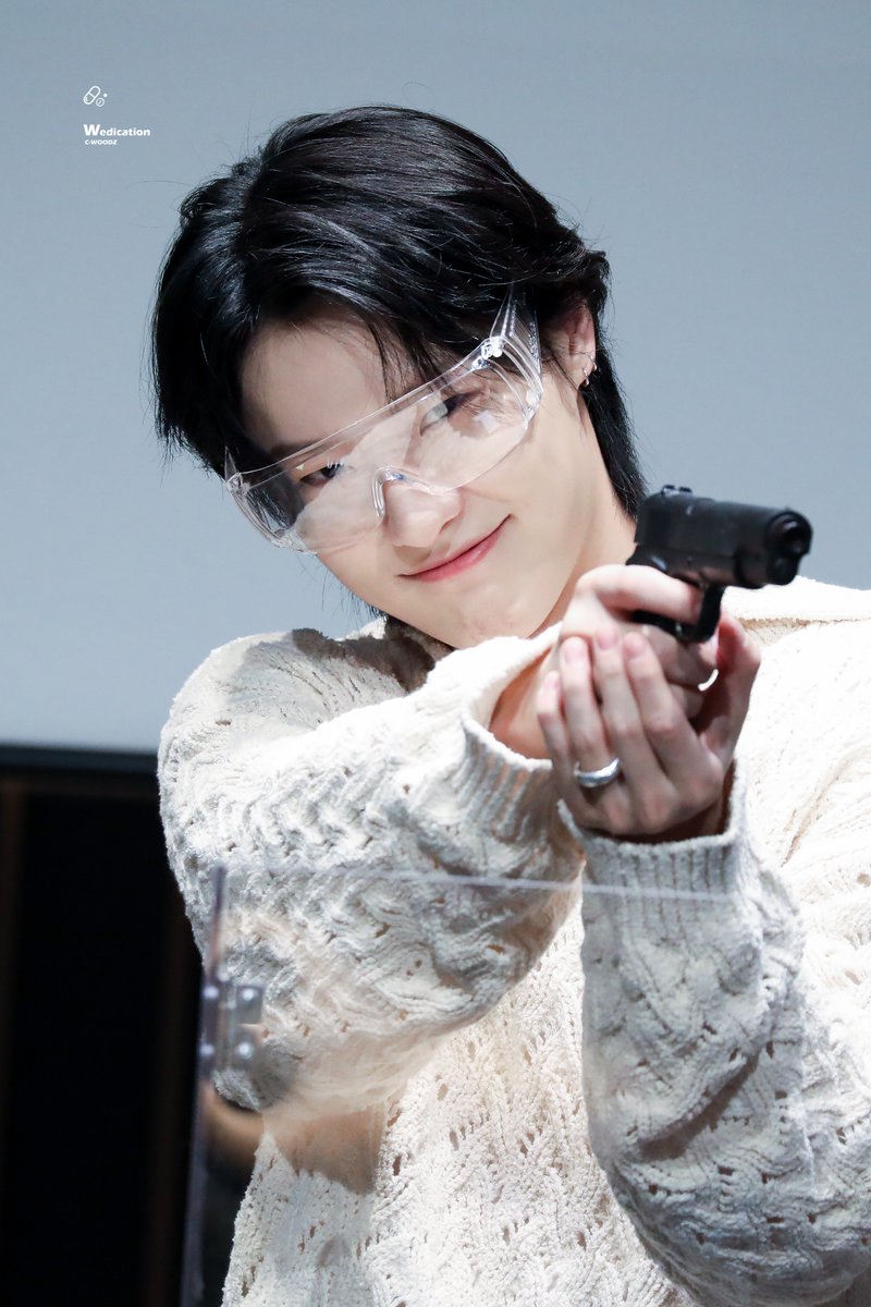 wedication's tweet image. 211120 엠투유레코드팬싸

🔫🔫

#WOODZ #조승연 #우즈