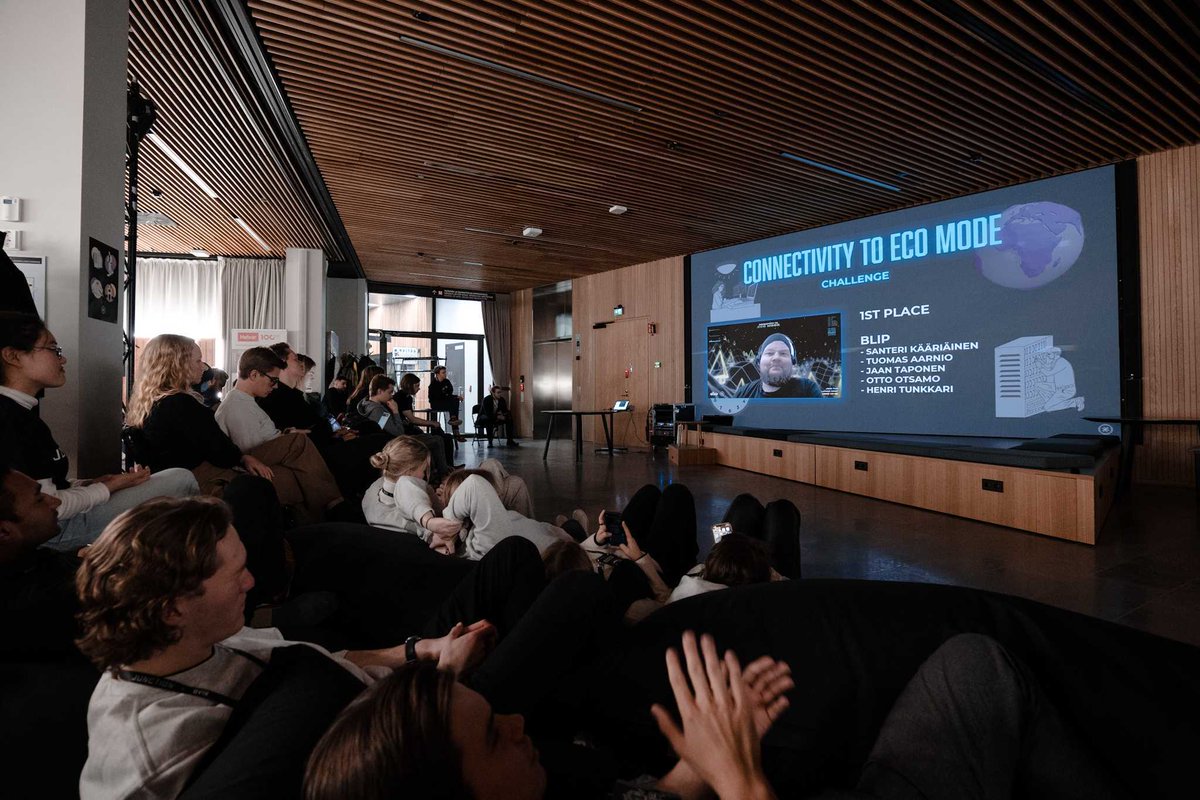 ElisaOyj's tweet photo. Elisan Connectivity to Eco Mode -haasteen voittajat ovat selvinneet! Voittajatiimi Blip lähestyi haastetta kokonaisvaltaisesti kiitettävällä ratkaisulla sekä onnistui visualisoimaan toteutuneen energiansäästön selkeästi ja elegantisti. Onnittelut Blip!🏆
#hackjunction #elisa https://t.co/v36On5PKjf