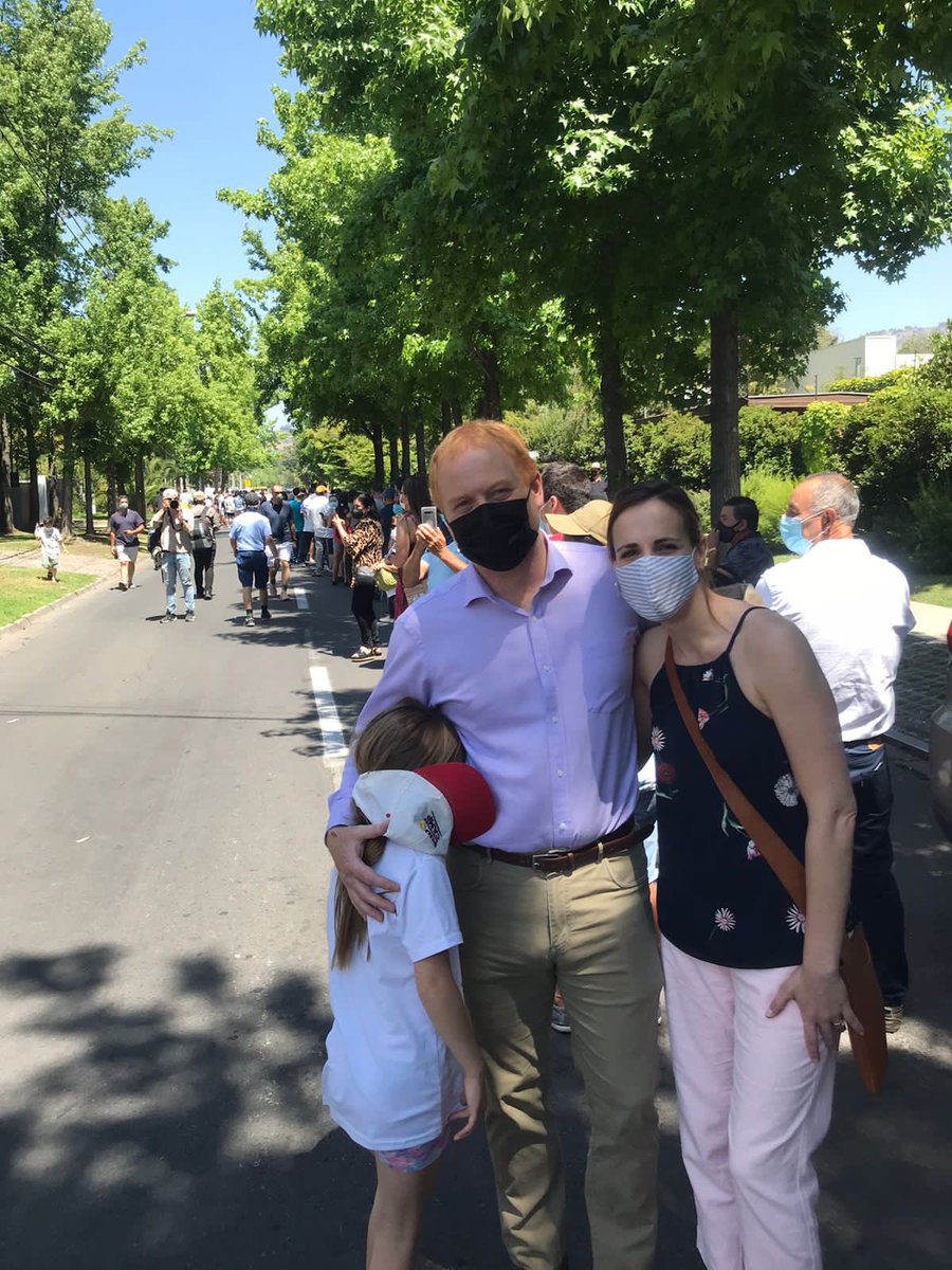 RojoEdwards's tweet photo. Muchas gracias a mi familia y todos los que me han apoyado en este gran desafío. ¡Seguimos adelante con fuerza que nunca! 🇨🇱🇨🇱 #ChileEligeLibertad 🇨🇱🇨🇱 https://t.co/m2KHyp8wa6