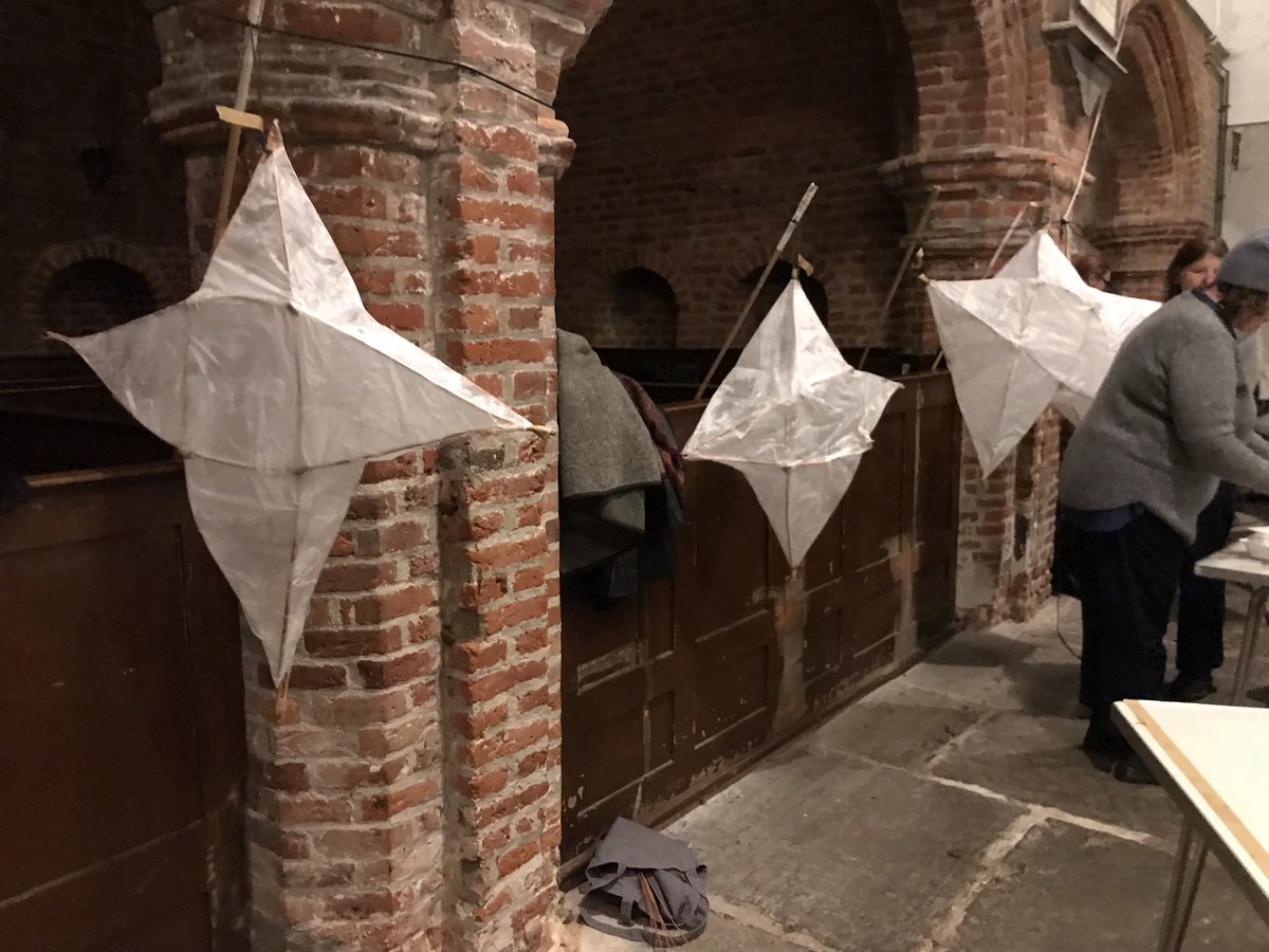 Great afternoon @theoldchurchN16 yesterday making a Winter lantern with @outputarts they will feature in Festival of Lights next Saturday.