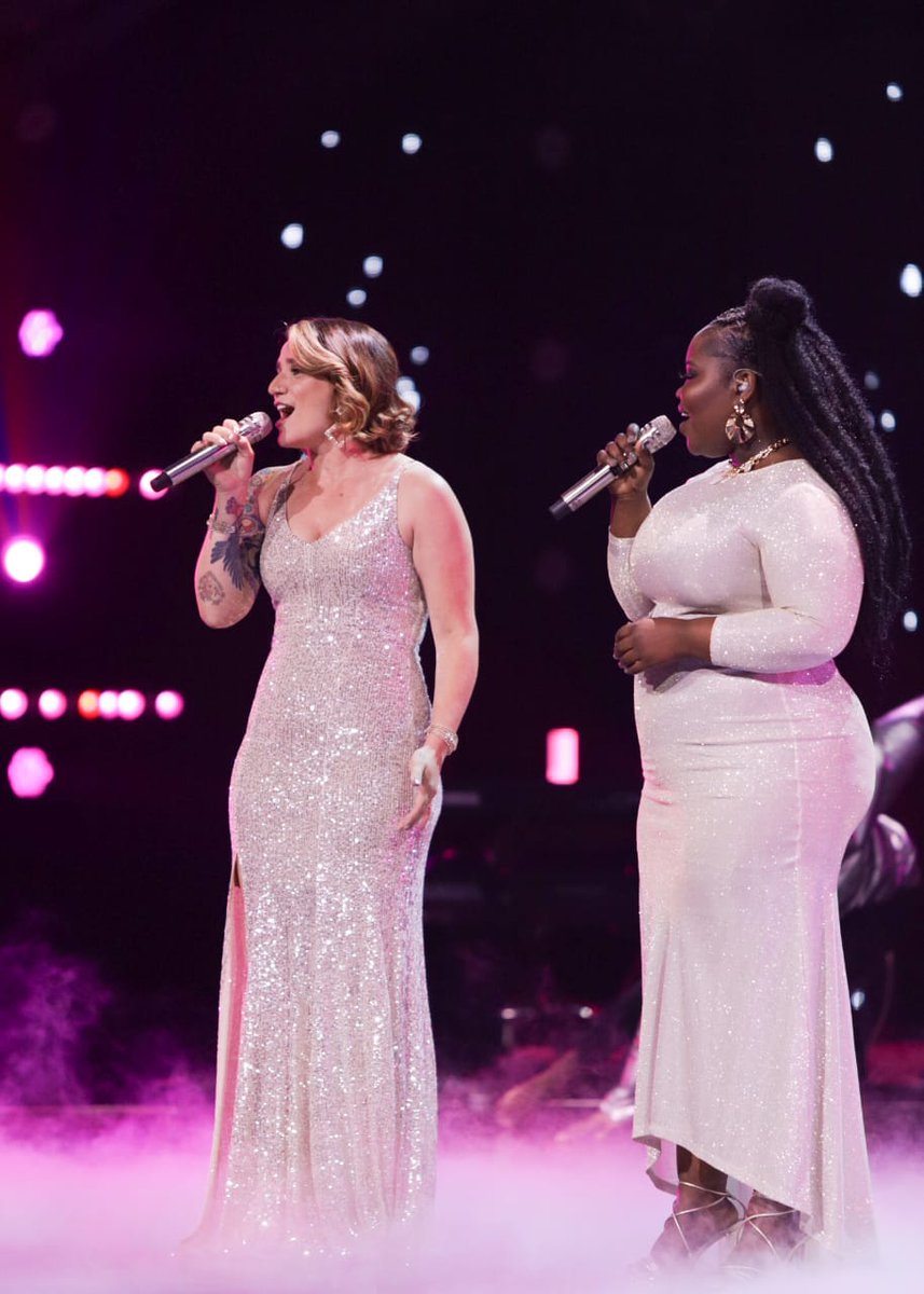 DarlingHairSA's tweet photo. It’s a fight to the last note and our finalists are bringing all they’ve got tonight. Are you #TeamKarabo or #TeamBerry? #DarlingxIdols #IdolsSA #FindyourBeYOUtiful @IdolsSA https://t.co/N3AgDvBc4J