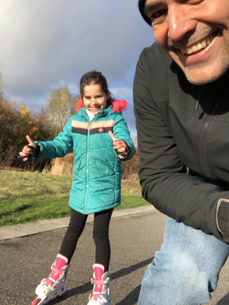 Lino_Ottenhof's tweet photo. Talentontwikkeling😉 #skaten #skeeleren #schaatsen #jongbeginnen #buitensporten #vaderdochterdingen #beweegplezier #veelzijdigbewegen https://t.co/hAL6qFCfwQ