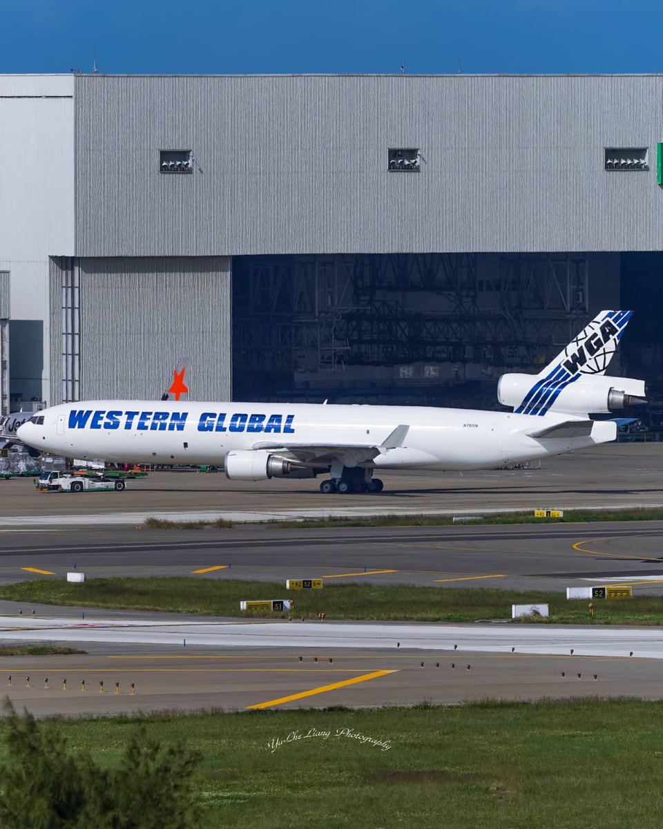 YuCheLiang's tweet photo. Lufthansa
McDonnell Douglas
MD-11(F)
D-ALCA > N781SN
@lufthansacargoag
@WGlobalAirlines
➖➖➖➖➖➖➖
#md11f #WesternGlobal
#cargoplane #aviaition
#飛行機倶楽部 
#airplane_lovers 
#飛行機写真 
#aviationgeek #avgeek
#Sonyα7III
#taoyuanairport #Lufthansa
#DALCA #N781SN https://t.co/mqCOcboPTp