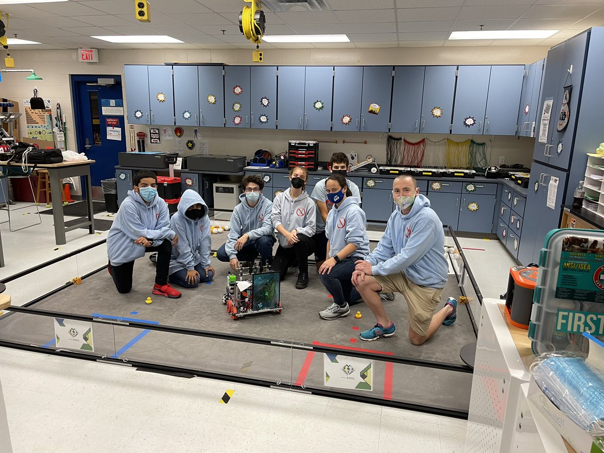 ftc18317's tweet photo. Meet 3 was spectacular! Hosted a special guest, former mentor Dan P., met lots of nice alliance partners, and even scored more points than our previous meet! #ftc #first #freightfrenzy #firstforward https://t.co/lUXUJpgN7J
