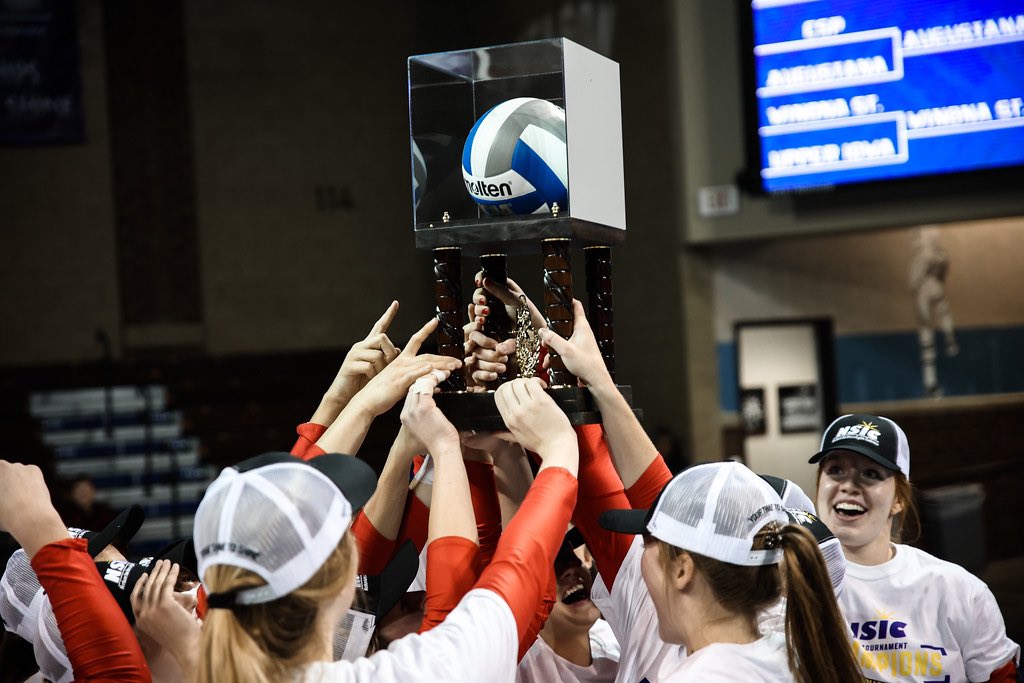SCSUHuskies_VB's tweet photo. Waking up as NSIC Regular and Postseason Champs!

📷: @KylieMacziewski 

#unleashSCSU #NSICVB #SCSUHuskies https://t.co/7V5hY1wKTX