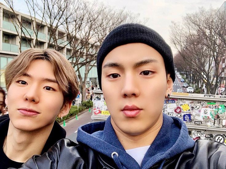 happy birthday to all kihyuns out here. have a good one. 🍻

i look handsome here