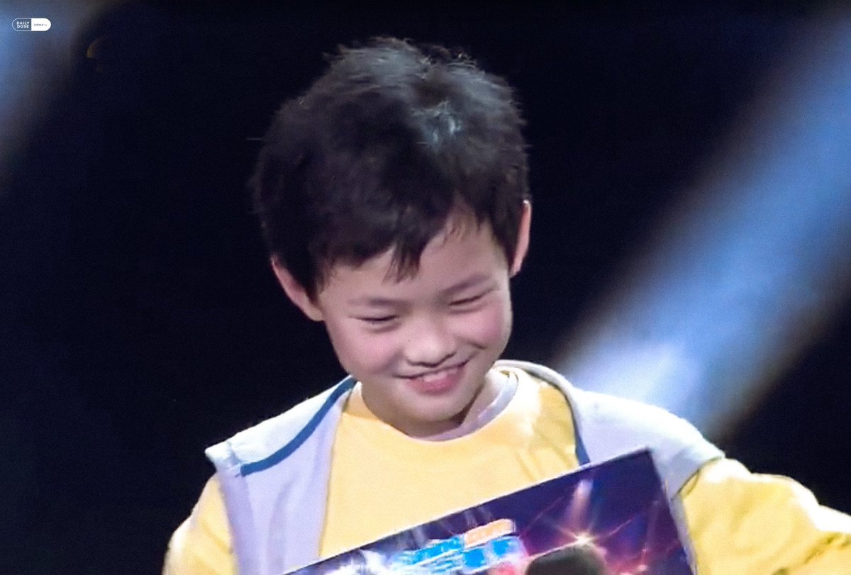 chenleours's tweet photo. He never changed. Still that hardworking little kid at heart who always love &amp; support others wholeheartedly, living his life to the fullest. Thank you for giving the biggest smiles to the world. Lets always walk on the flower path 🥳
#별들을이어_천러라_이름붙인날
#HAPPYCHENLEDAY https://t.co/FTh2dBUHoS