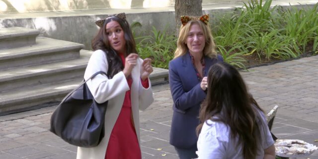 cuteahmah's tweet photo. #MeghanMarkle pranking unsuspecting vendors and looking so pretty &amp; happy… just generally having fun on Ellen’s show was the highlight of my week. 😍😍 https://t.co/fH8lnO37Fa