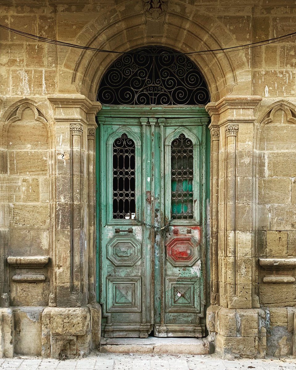 polyviou_eva's tweet photo. Beautiful, colorful, #closed_doors
My #new_project
#nicosia #cyprus https://t.co/2AzW8j8oAk