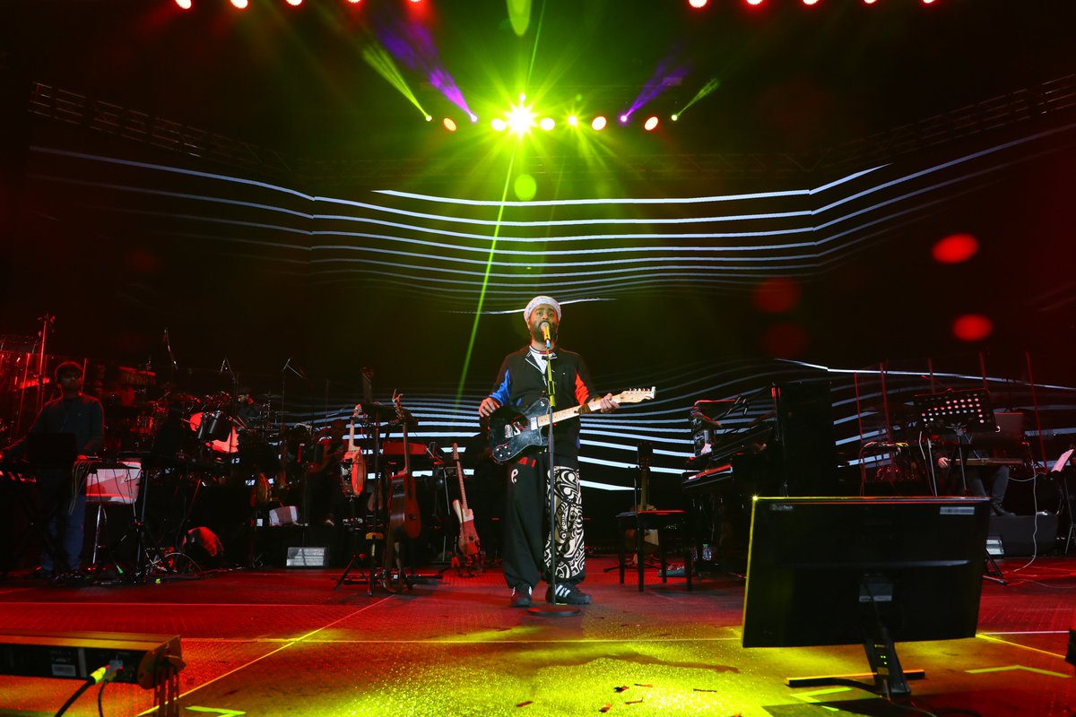 pmeworld's tweet photo. The audience at Yas Island, Abu Dhabi was in 000' and enjoyed the Arijit Singh Concert with the most amazing and memorable performance by the soulful singer. PME Entertainment once again delivered an event flawlessly.

#PMEWorld  #PME #UAE #FameGurukal #ArijitSingh #AbuDhabi https://t.co/C3MI5GLjYi