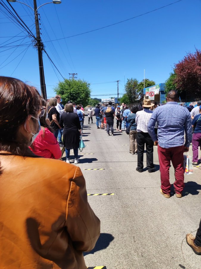 Temucodiario's tweet photo. #AlertaTD: Escuela Manuel Recabarren en #Temuco foto via @ConySilvaJ17 https://t.co/Tj34zdRrTL