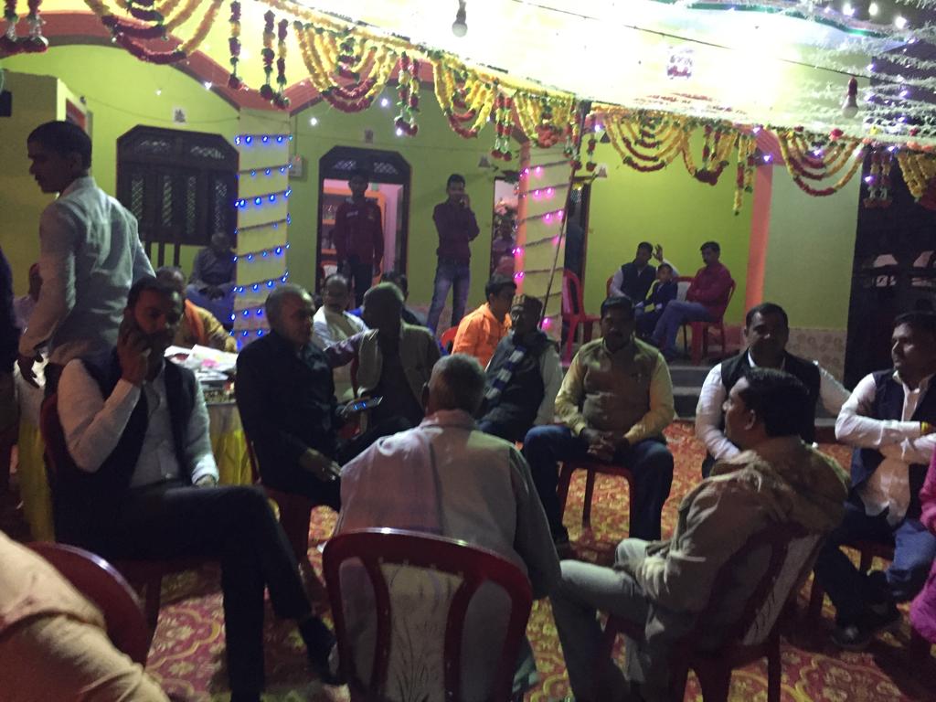 निर्वाचन क्षेत्र प्रिय पुरवा के रैनापुर, असरेंदा, बरदहा सहित अन्य स्थानों पर आयोजित मांगलिक कार्यक्रमों में शामिल हो कर अपनी शुभकामनाएं प्रेषित की,ईश्वर आप सभी के नवजीवन को खुशियों से भर दे!
#बाईस_में_बाइसिकल