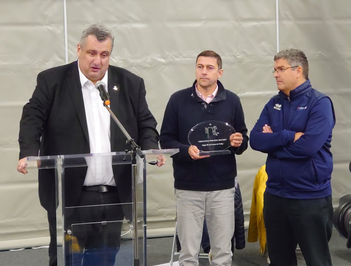 Hommage à PHILIPPE BEUCHET avec l’inauguration du BEUCHET Beach Stadium ce matin à Charenton
en présence du Maire de Charenton-le-Pont, du Président du CNM Charenton VB, du Président de la <a href="/FFvolley/">FFvolley</a> , de la Présidente du <a href="/crosif/">CROS Île-de-France</a> et@du Président de la <a href="/LigueIDFVolley/">Ligue Île-de-France de Volley</a>