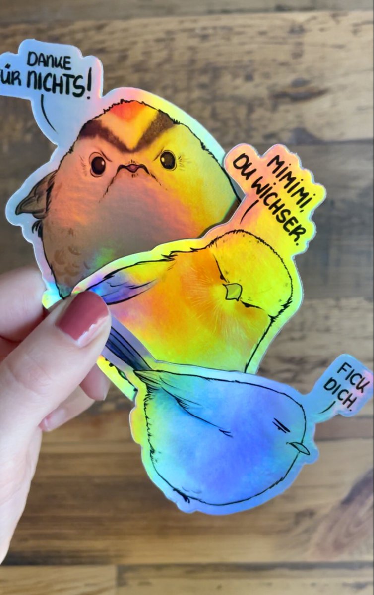 ACHTUNG ACHTUNG!!
🌟 ZUR FEIER DER SHOP ERÖFFNUNG 🌟 verlose ich noch mal 10 Stickerpacks, dieses Mal in ✨HOLO✨ 
Um in den Lostopf zu springen lasst mir einfach wieder einen Kommentar da.
Die Gewinner*innen werden dann kurz vor Eröffnung zufällig gezogen. JUHU 🥳🥳 #bentsyshop