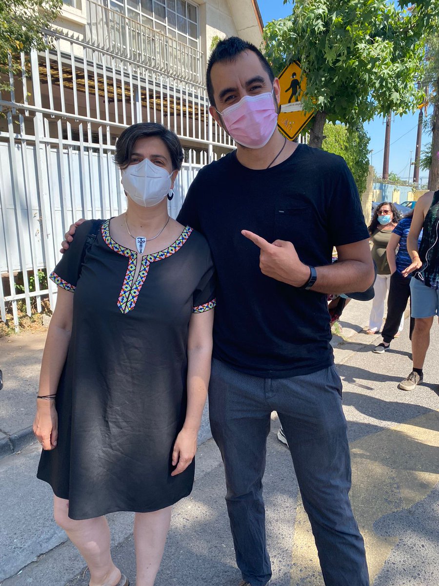 lolonsolmeme_'s tweet photo. Así con encontrarse con tu candidata a Senadora por toda la Región Metropolitana en su local de votación en #LaFlorida.

Aguante @Claupascualgrau!
#AR48 https://t.co/E7miy8mbJb
