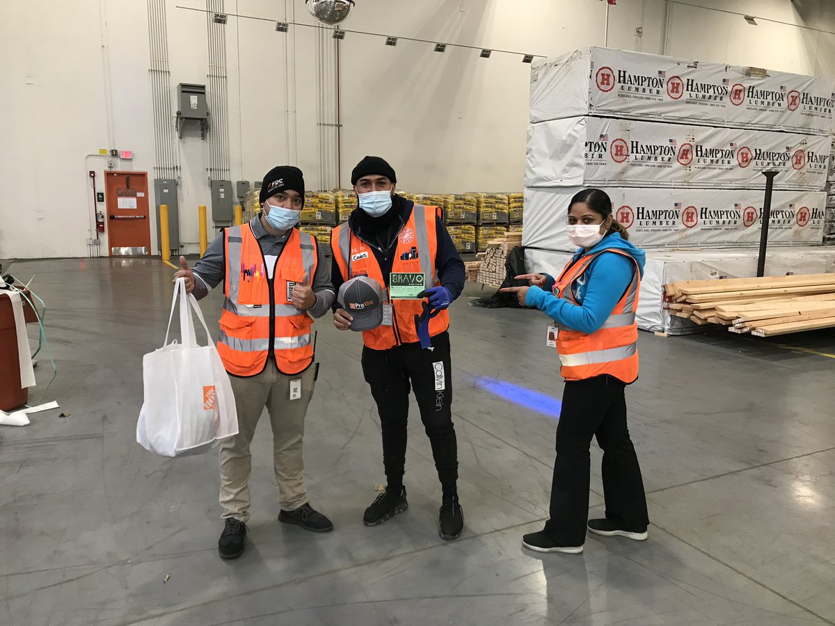 sherisa22's tweet photo. #RecognitionTuesday shout out to Alex ,Kevin and Carlos for stepping up and doing task outside their comfort zone ! Thank You Guys #FDC5853 https://t.co/DLzIb7to9j