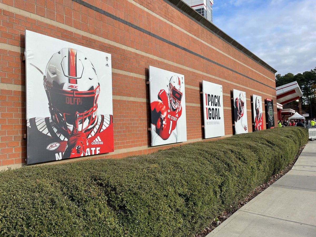 gregmelrath's tweet photo. Made it back to Raleigh after too many years! 🐺 #GoPack https://t.co/r2LKg66thf