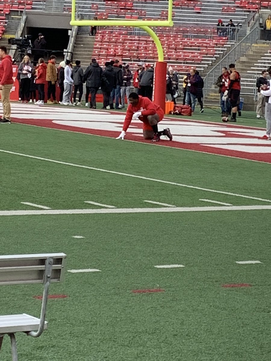 mchill09's tweet photo. My 9 year old son loves watching u play, great win over Nebraska! @keeanu_benton #Dline #wrestler https://t.co/Vqk6JLGkiV