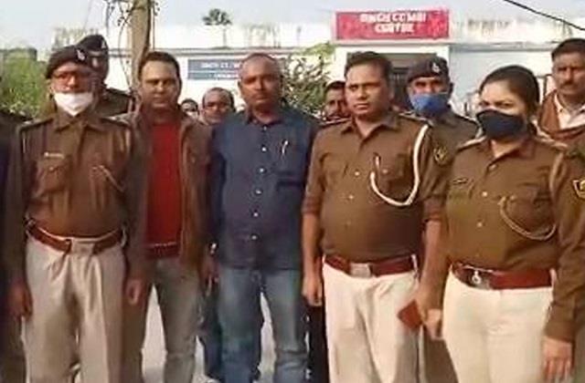 punjabkesari's tweet photo. मधुबनी में न्यायाधीश पर हमला मामला: बिहार पुलिस संघ ने की स्वतंत्र जांच की मांग
https://t.co/oHFTCHYdCl
#Biharnews #Madhubaninews #JudgeAttack #Demand #BiharPoliceUnion https://t.co/UYxFLMZCaz