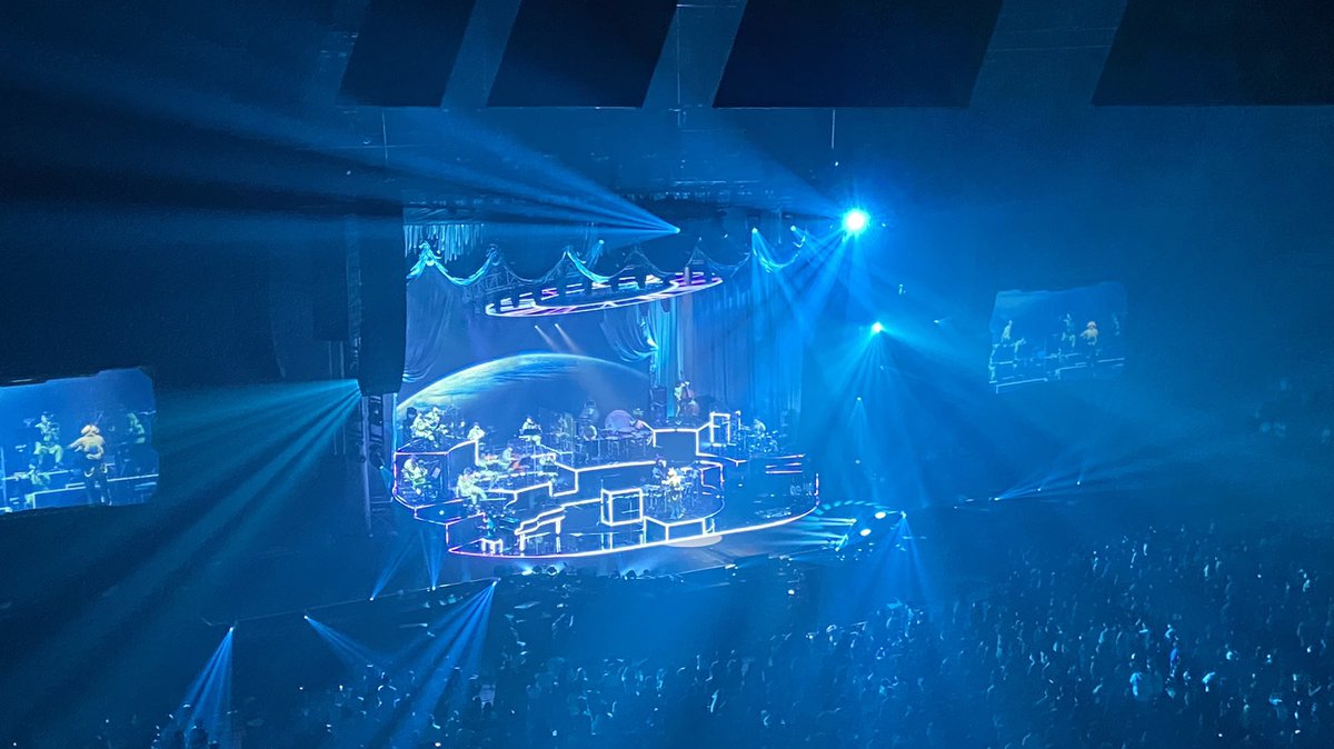 HinaKit_sekaowa's tweet photo. ブルプラセトリ最高すぎました！
4階席でも全然見えてぴあアリーナの凄さを実感した、、、

#ブルプラ
#ブルプラネタバレ
#BluePlanetOrchestra 
#セカオワ 
#SEKAINOOWARI https://t.co/KvRvcnqJ7H