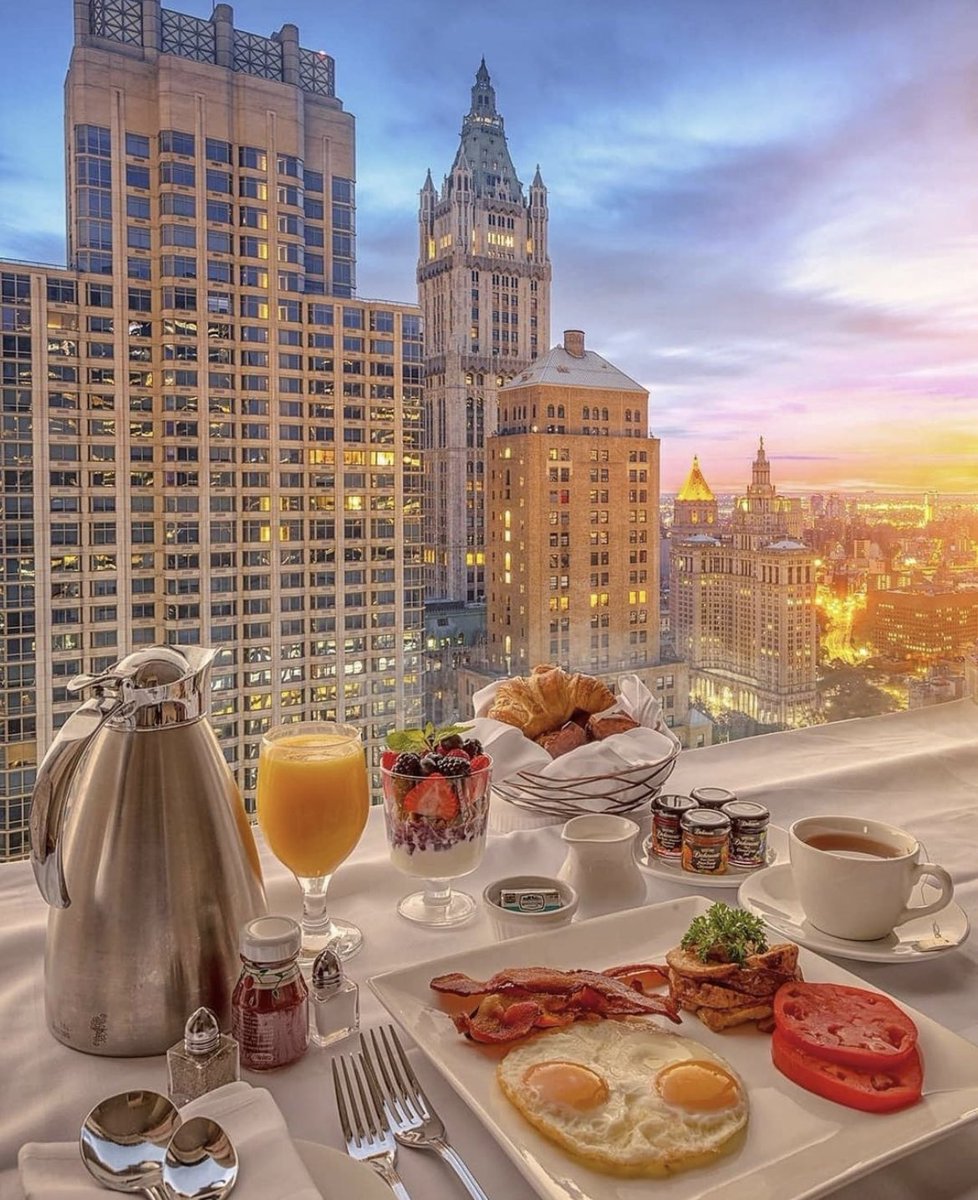 tmbIrpics's tweet photo. Breakfast with a view https://t.co/W4nQvuKpPc