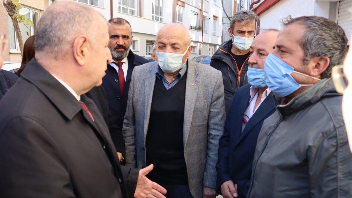 zaferpartisi's tweet photo. Genel Başkanımız Ümit Özdağ, dün Eskişehir’de SMA’lı çocuğunu tedavi ettiremediği için intihar eden Emine Kiraz’ın eşine başsağlığı dileyip SMA hastası çocukların dramını mutlaka TBMM’de dile getireceğini söyledi. https://t.co/K54KnrF252